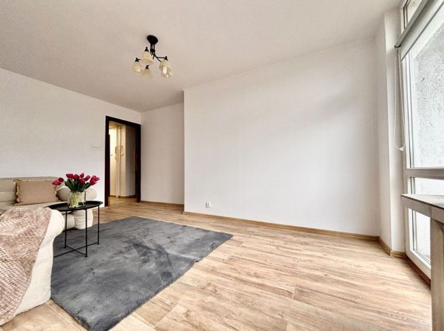 Mieszkanie 3-pokojowe Warszawa Praga, ul. Karola Darwina. Zdjęcie 2