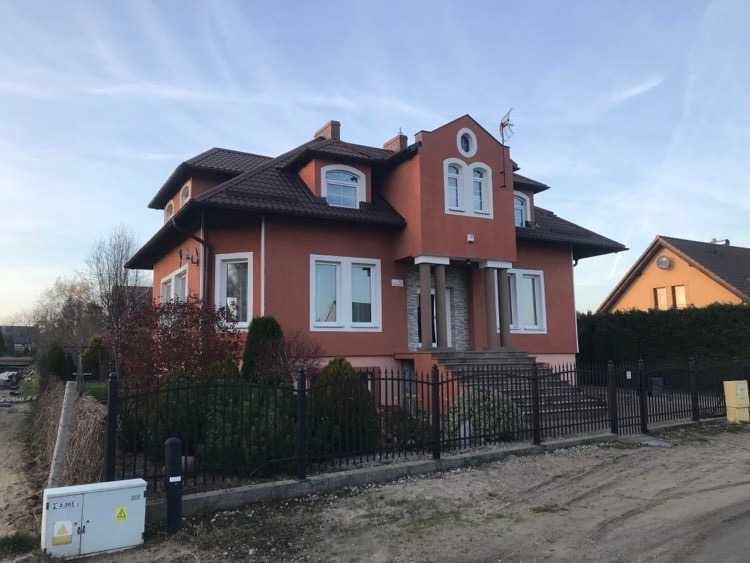 dom wolnostojący, 5 pokoi Okole, ul. Nad Stawem