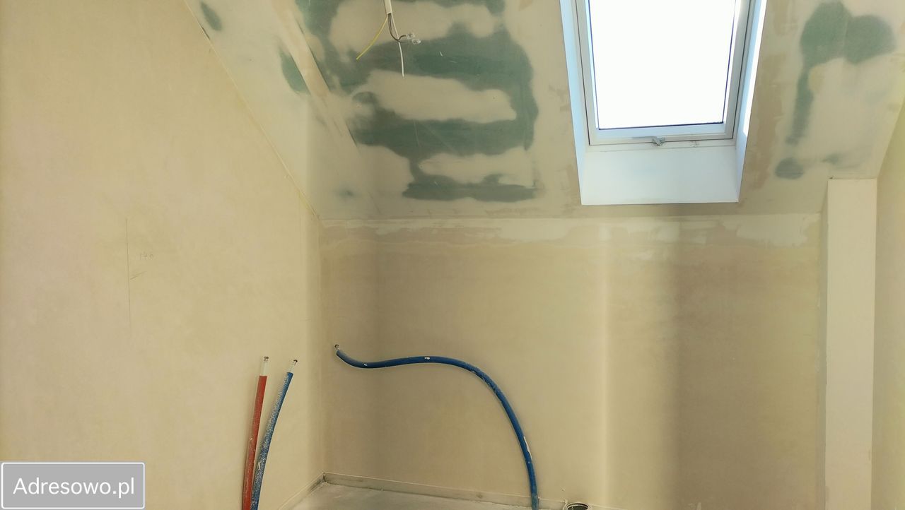 dom wolnostojący, 6 pokoi Żerniki Małe, ul. Krótka. Zdjęcie 2