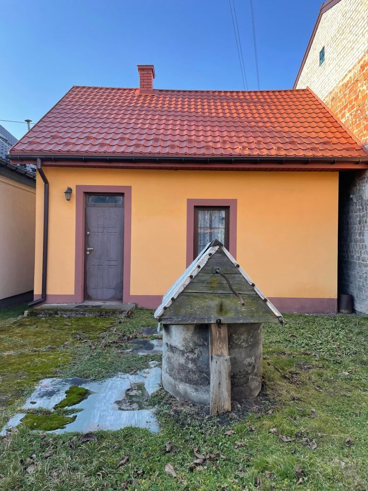 dom wolnostojący, 2 pokoje Bobrowniki, ul. Rynek. Zdjęcie 2