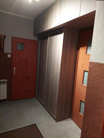 dom wolnostojący, 4 pokoje Zduńska Wola, ul. Henrykowska. Zdjęcie 3