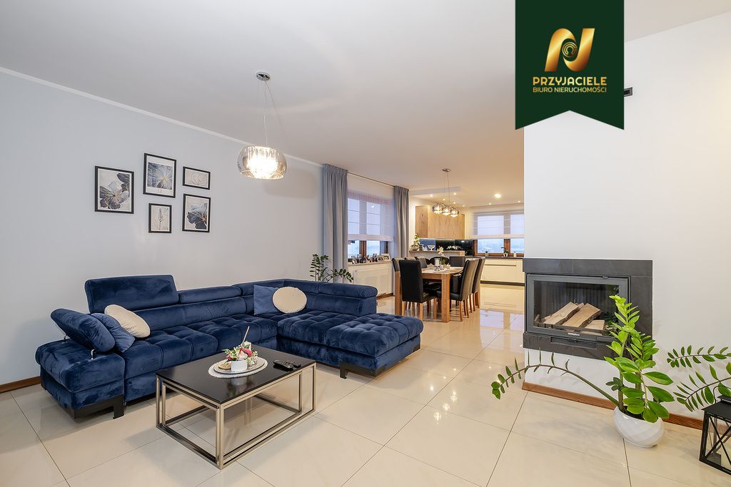 dom wolnostojący, 6 pokoi Różyny. Zdjęcie 2