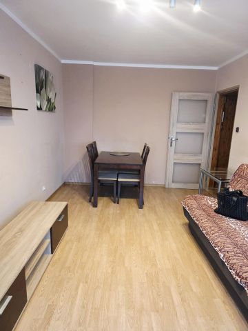 Mieszkanie 2-pokojowe Jelenia Góra Zabobrze, ul. Mieczysława Karłowicza. Zdjęcie 1