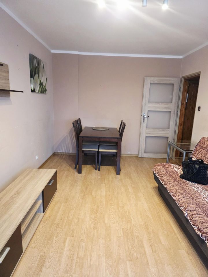 Mieszkanie 2-pokojowe Jelenia Góra Zabobrze, ul. Mieczysława Karłowicza. Zdjęcie 1