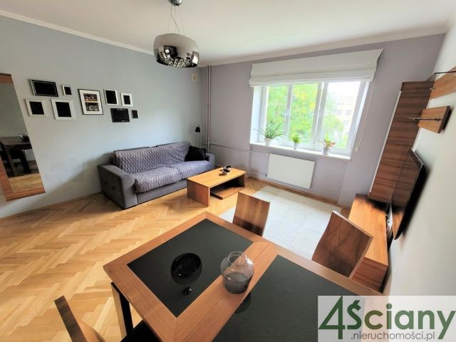 Mieszkanie 2-pokojowe Warszawa Włochy, ul. Żwirki i Wigury. Zdjęcie 1