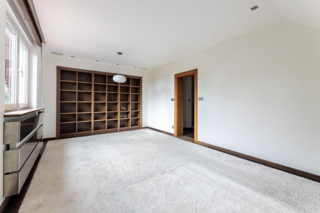 dom wolnostojący, 5 pokoi Chyby, ul. Jesionowa. Zdjęcie 17