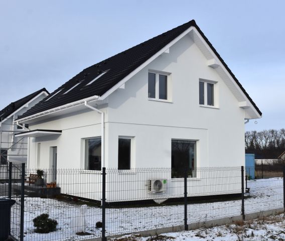 dom wolnostojący, 5 pokoi Żarowo. Zdjęcie 2