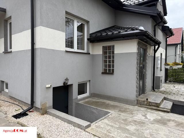 dom wolnostojący, 5 pokoi Błonie. Zdjęcie 1