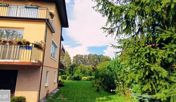 dom wolnostojący, 8 pokoi Falenty Nowe, ul. Róży