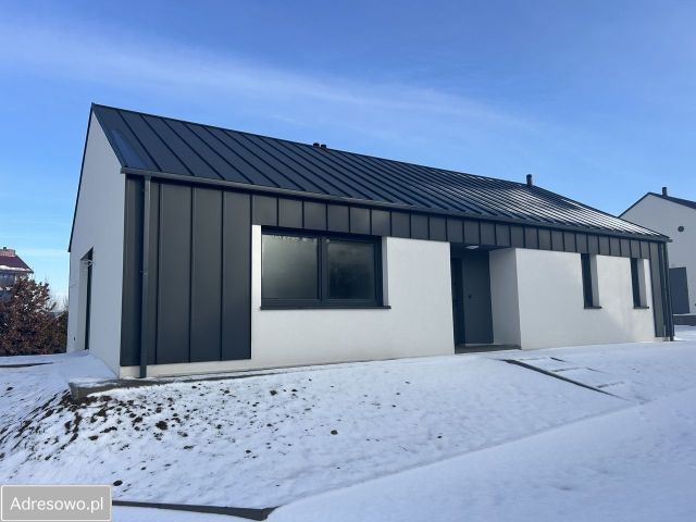 dom wolnostojący, 4 pokoje Tomice. Zdjęcie 1