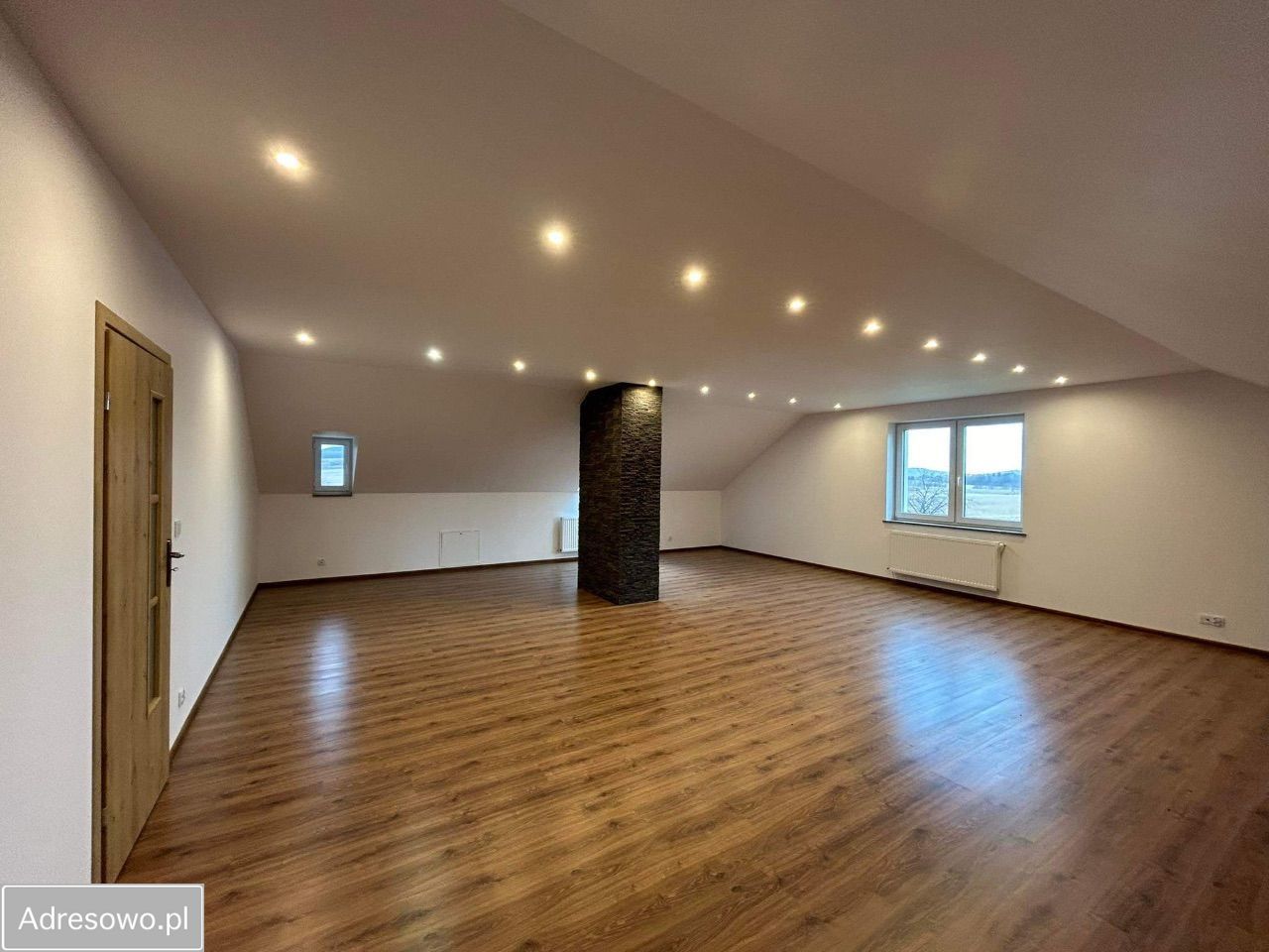 dom wolnostojący, 6 pokoi Gilów. Zdjęcie 13