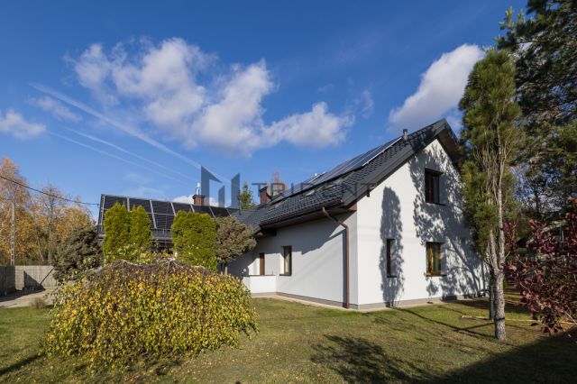 dom wolnostojący, 7 pokoi Łoś. Zdjęcie 2