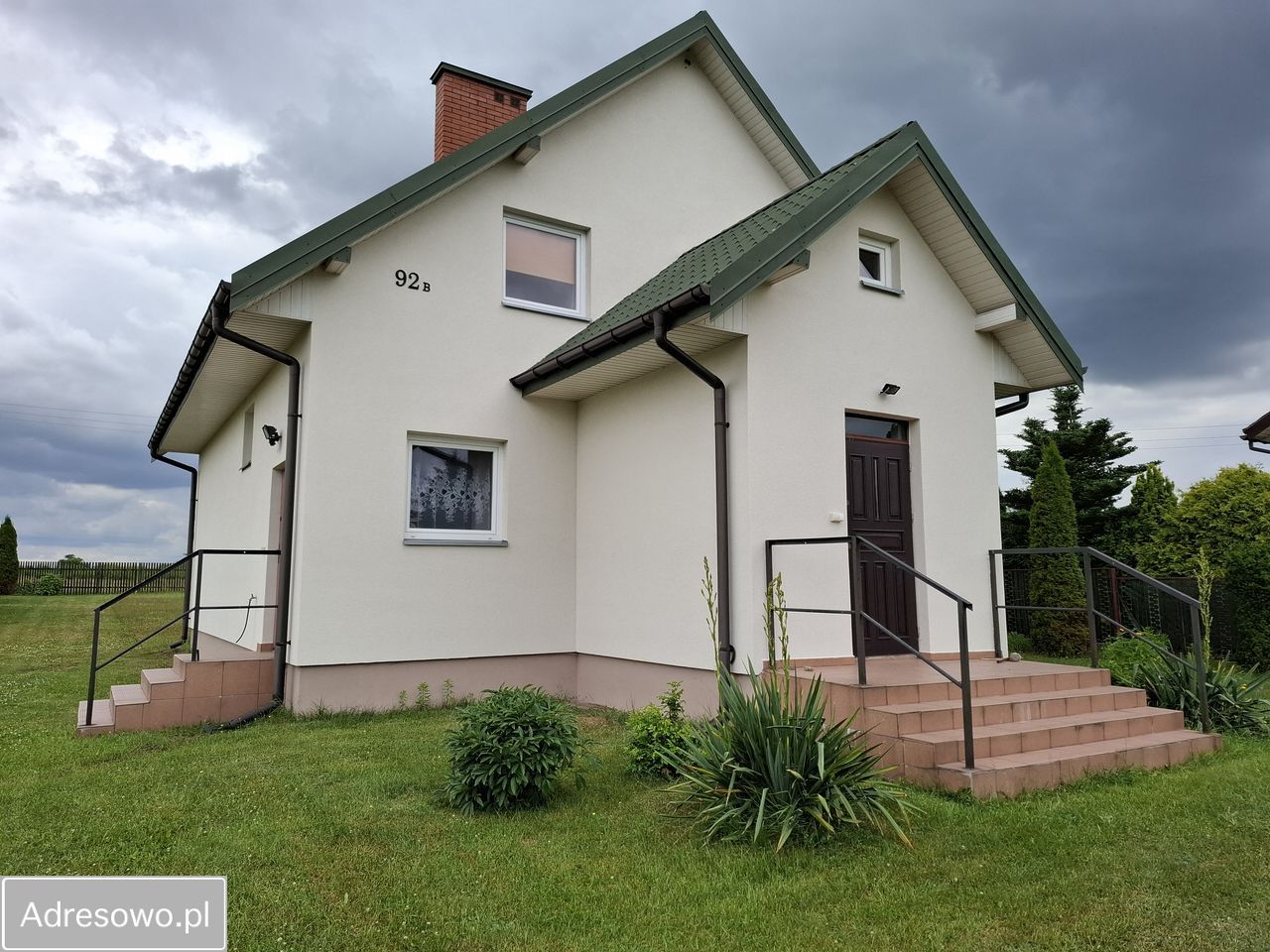 dom wolnostojący, 4 pokoje Ochudno. Zdjęcie 2
