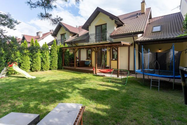 dom wolnostojący, 5 pokoi Grodzisk Mazowiecki. Zdjęcie 1