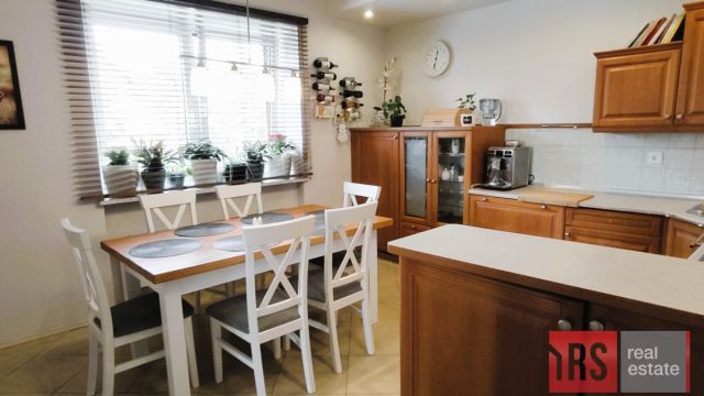 dom wolnostojący, 4 pokoje Poddębice, ul. Łódzka. Zdjęcie 1