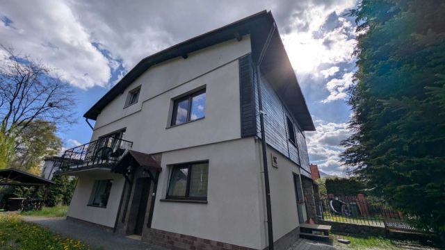 dom wolnostojący, 8 pokoi Ustroń Centrum, ul. Miedziana. Zdjęcie 1