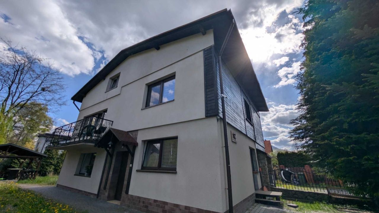 dom wolnostojący, 8 pokoi Ustroń Centrum, ul. Miedziana. Zdjęcie 1