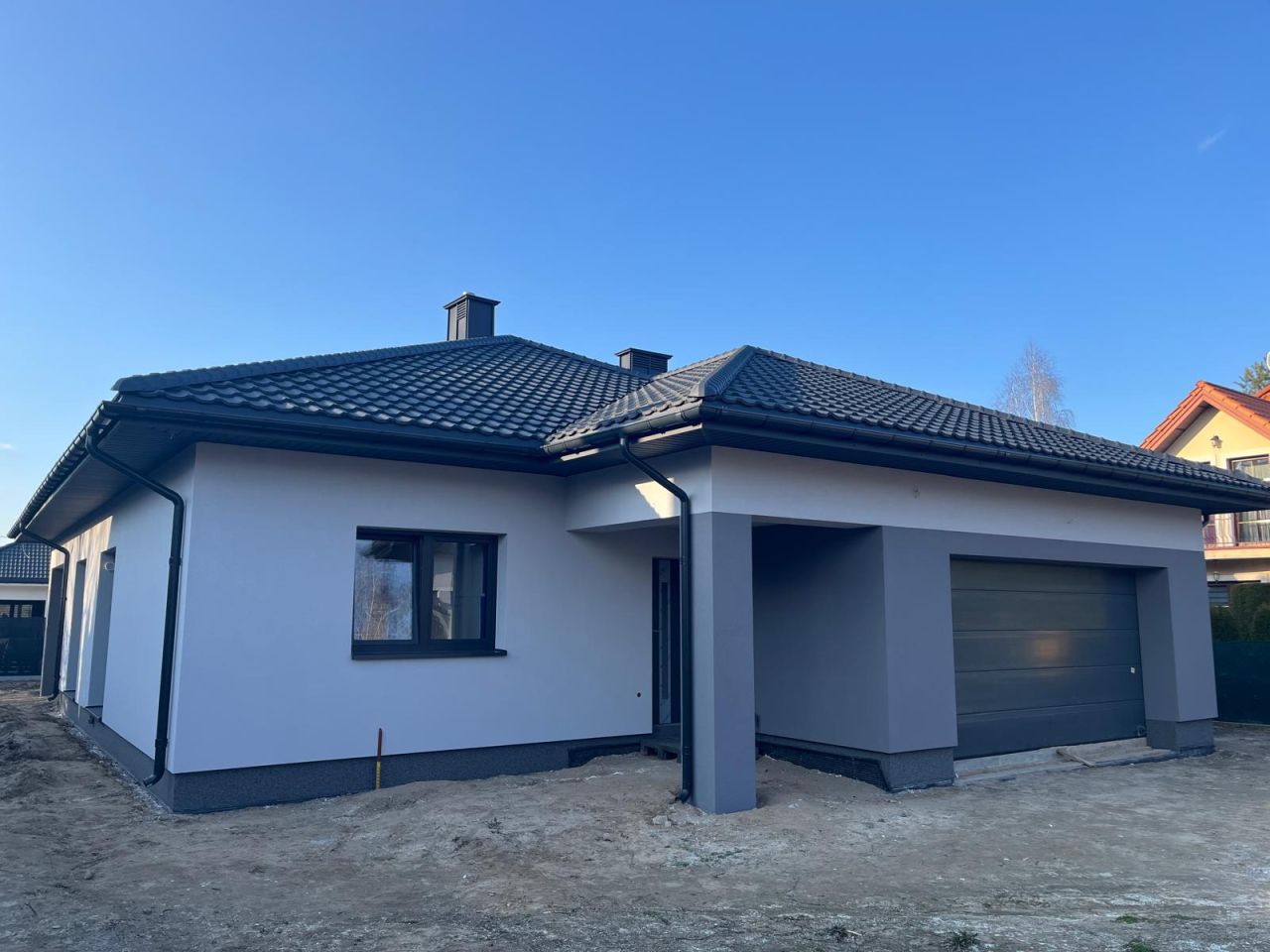 dom wolnostojący, 4 pokoje Okuniew, ul. Rattanowa. Zdjęcie 1