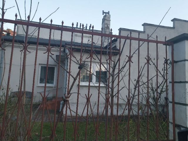 dom wolnostojący, 2 pokoje Kielce Czarnów, ul. Hoża. Zdjęcie 1
