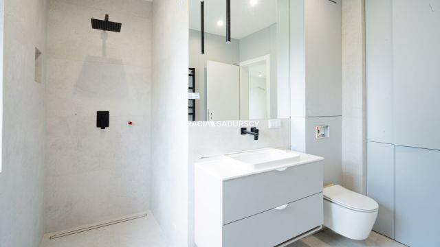 Mieszkanie 4-pokojowe Strumiany. Zdjęcie 7