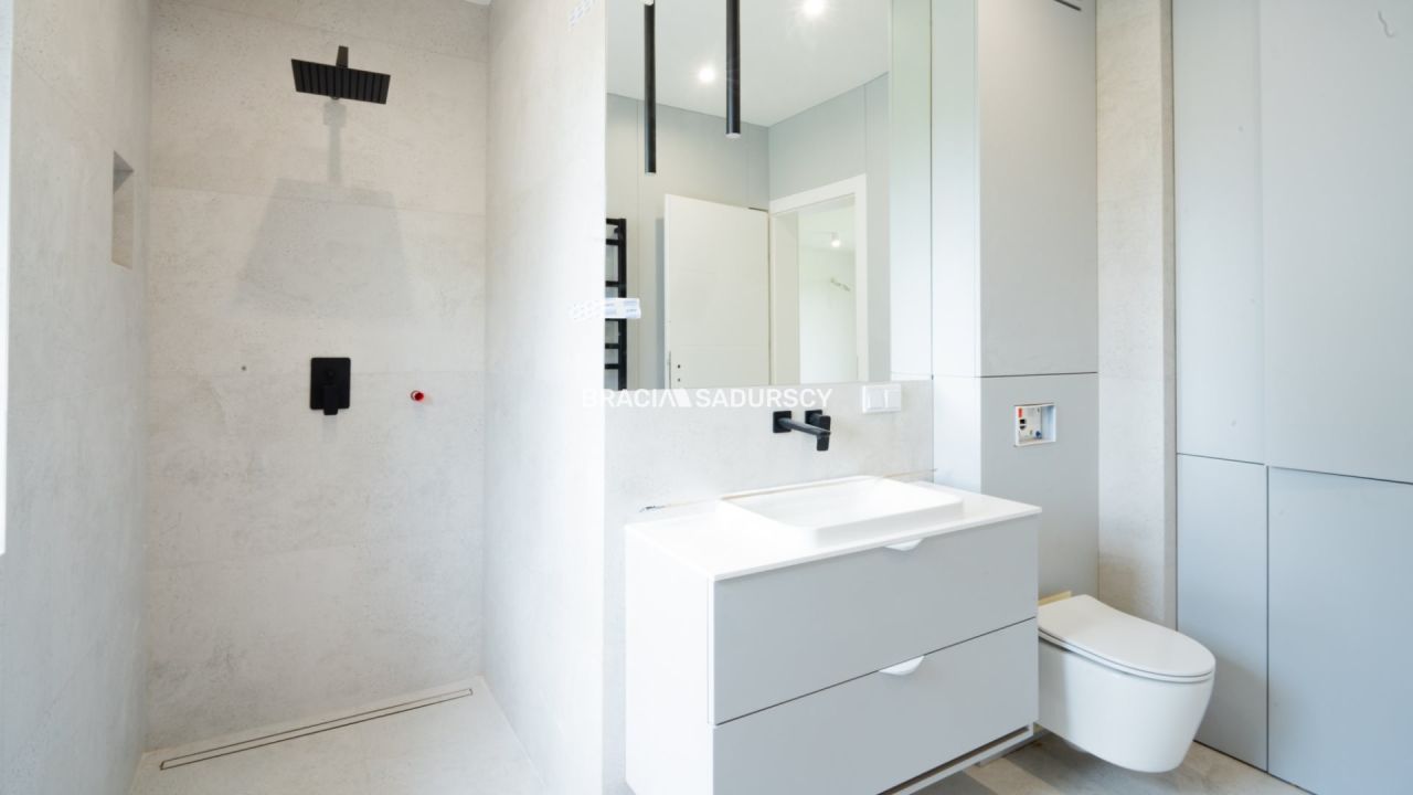 Mieszkanie 4-pokojowe Strumiany. Zdjęcie 7