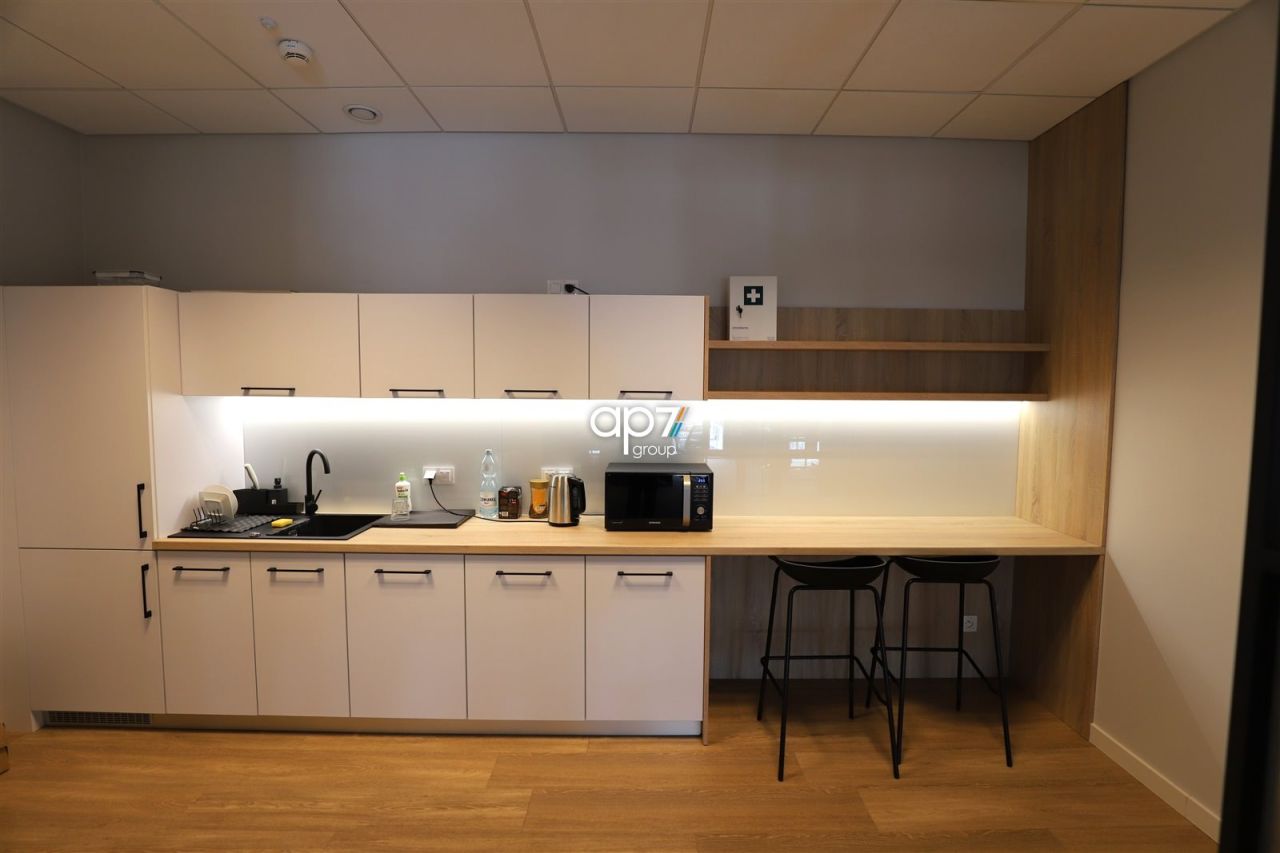 Biuro Kraków Prądnik Czerwony, ul. Pilotów. Zdjęcie 4