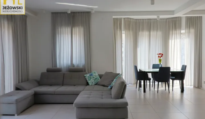 dom, 6 pokoi Janowiec