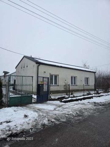 dom wolnostojący, 2 pokoje Wola Pierowa. Zdjęcie 1