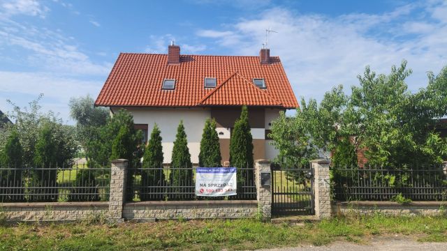 dom wolnostojący, 5 pokoi Osiniec. Zdjęcie 2