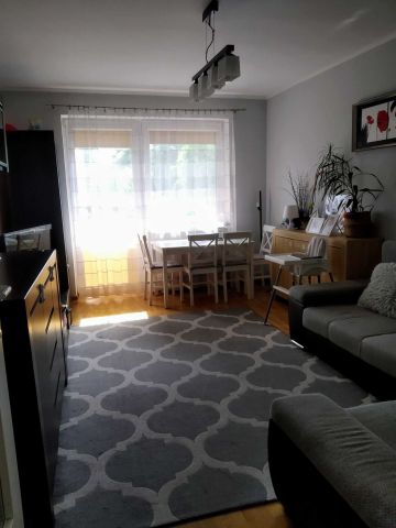 Mieszkanie 3-pokojowe Krosno, ul. Żwirki i Wigury. Zdjęcie 1