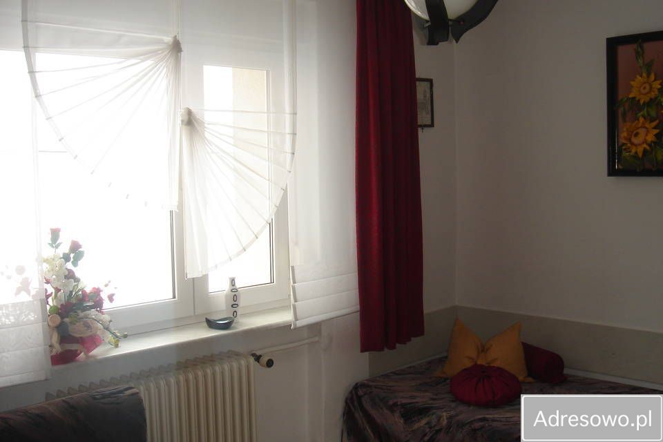 dom wolnostojący, 8 pokoi Ostrożnica, ul. Kościelna. Zdjęcie 7