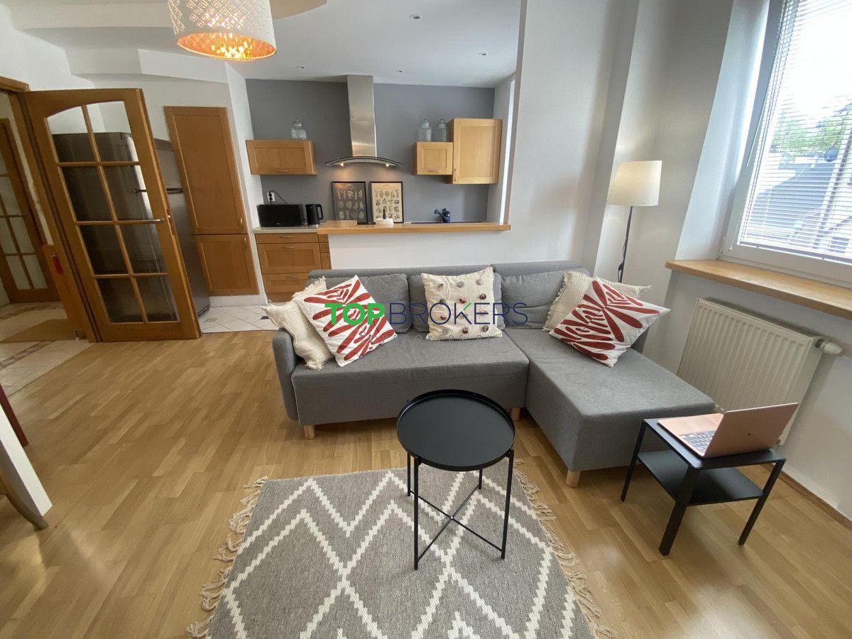 Mieszkanie 3-pokojowe Warszawa Praga, ul. Michała Paca. Zdjęcie 2