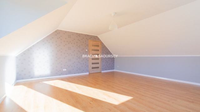 bliźniak, 6 pokoi Wola Luborzycka. Zdjęcie 30