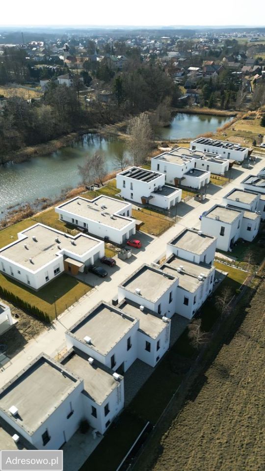 dom szeregowy, 4 pokoje Żernica. Zdjęcie 11