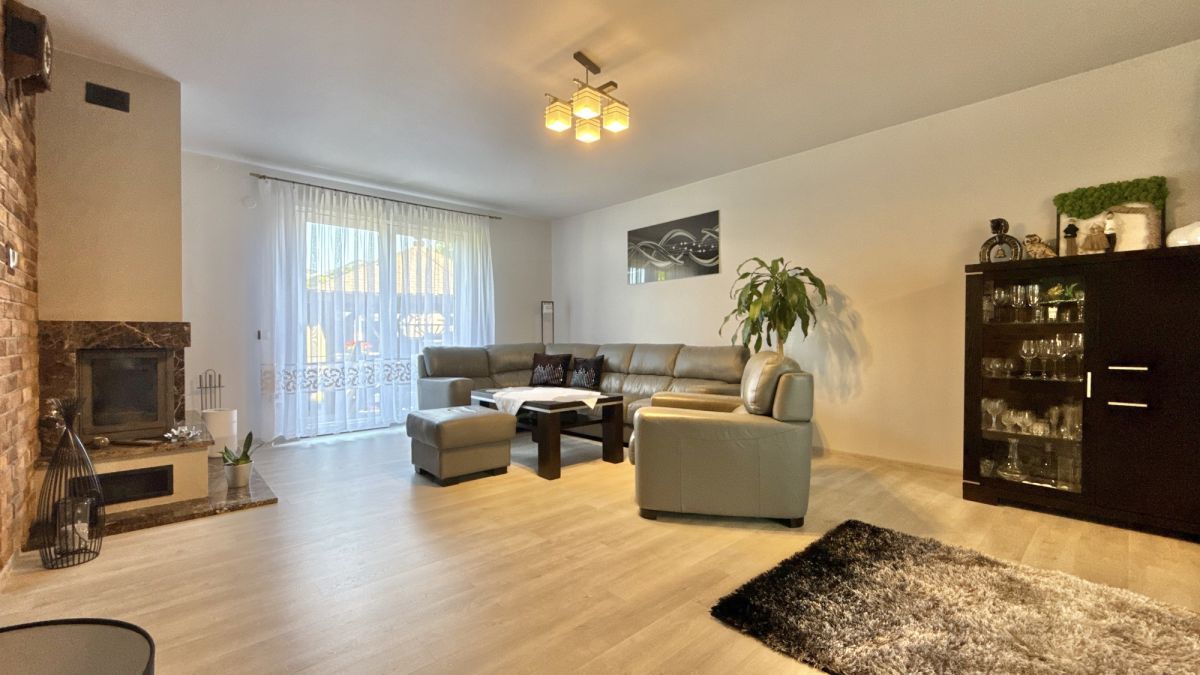 dom wolnostojący, 4 pokoje Zawiercie. Zdjęcie 2