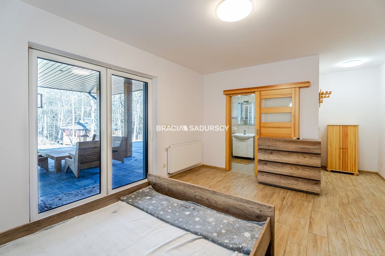 dom wolnostojący, 5 pokoi Łomna. Zdjęcie 11