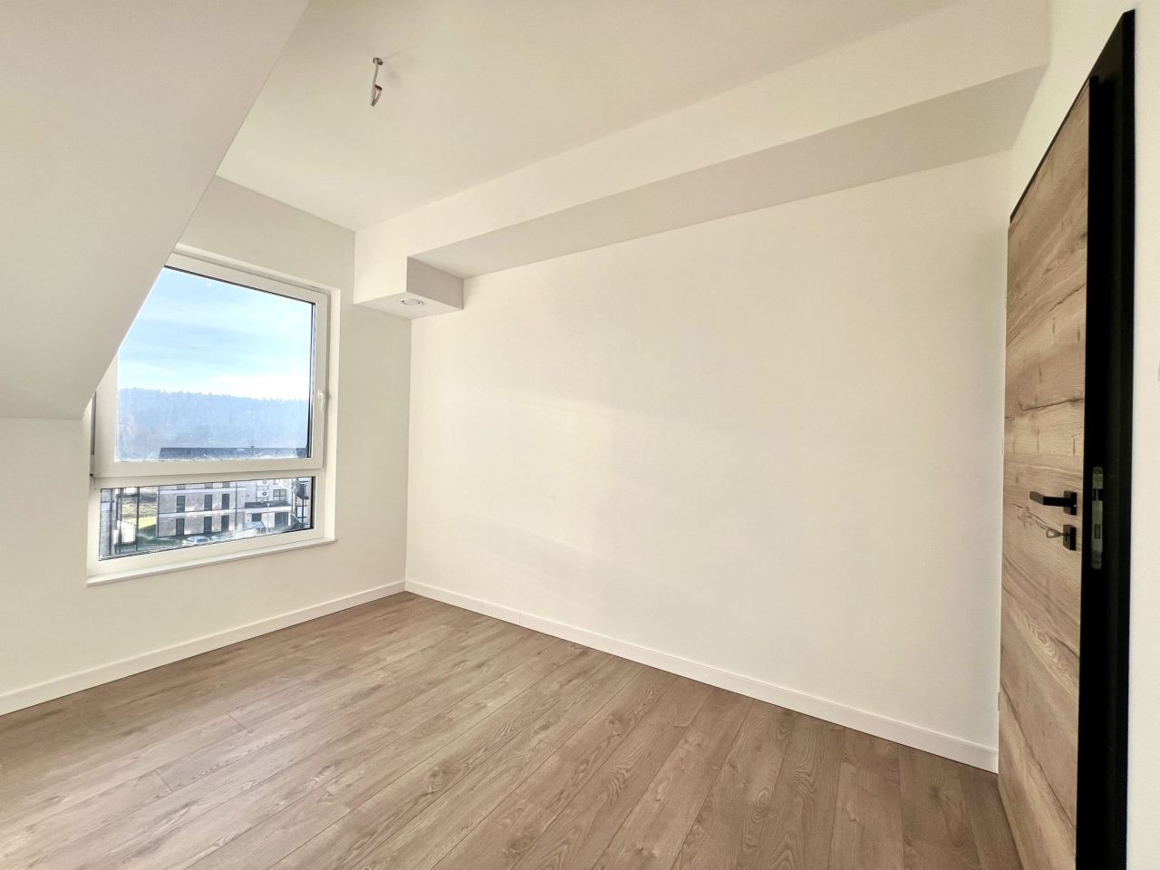 Mieszkanie 3-pokojowe Myślenice. Zdjęcie 6