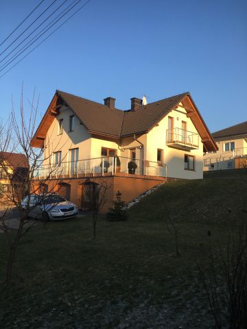 dom wolnostojący, 6 pokoi Cieszyn Mnisztwo, ul. Krucza. Zdjęcie 1
