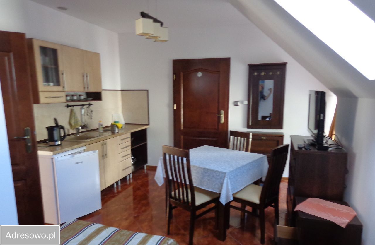 bliźniak, 8 pokoi Łazy. Zdjęcie 17