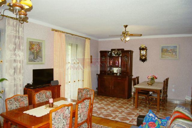 dom wolnostojący, 4 pokoje Niemce. Zdjęcie 7