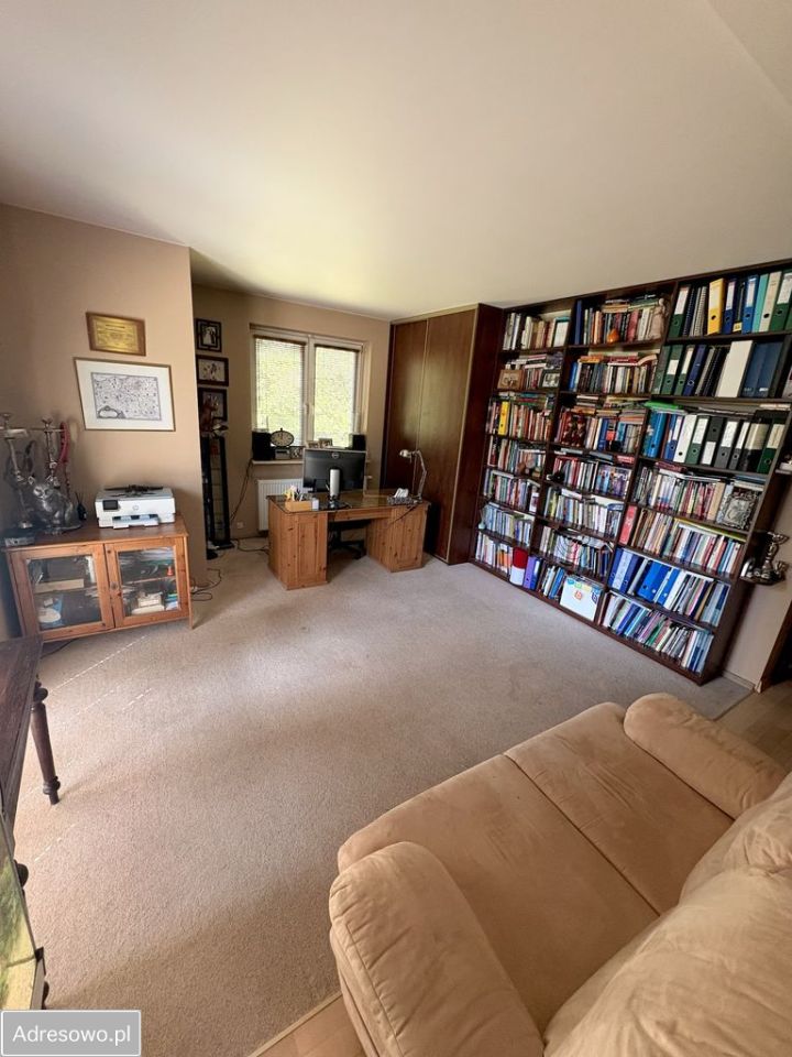 dom wolnostojący, 6 pokoi Łomianki. Zdjęcie 2