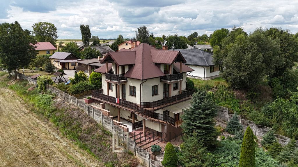 dom wolnostojący, 6 pokoi Zakrzów. Zdjęcie 1