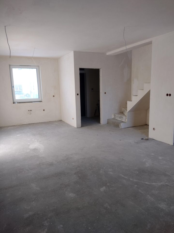 dom szeregowy, 3 pokoje Bieniewice, ul. Akacjowa. Zdjęcie 2