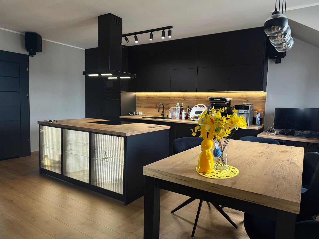 Mieszkanie 4-pokojowe Legnica. Zdjęcie 6