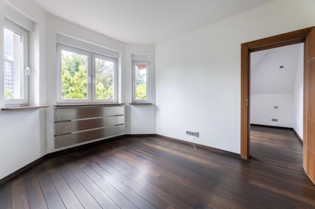 dom wolnostojący, 5 pokoi Chyby, ul. Jesionowa. Zdjęcie 18