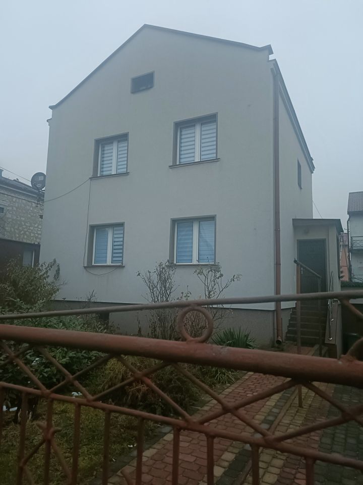 dom wolnostojący, 5 pokoi Pińczów, ul. Średnia