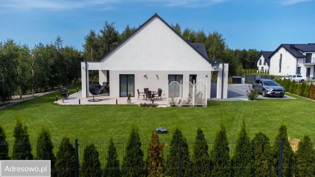 dom wolnostojący, 4 pokoje Strzeżenice. Zdjęcie 1