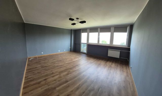 Mieszkanie 3-pokojowe Brzeg Dolny, ul. Juliusza Słowackiego. Zdjęcie 1