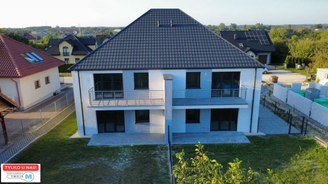 Mieszkanie 3-pokojowe Chmielnik. Zdjęcie 1