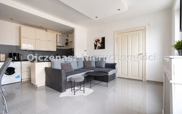 Mieszkanie 3-pokojowe Bydgoszcz Śródmieście. Zdjęcie 1